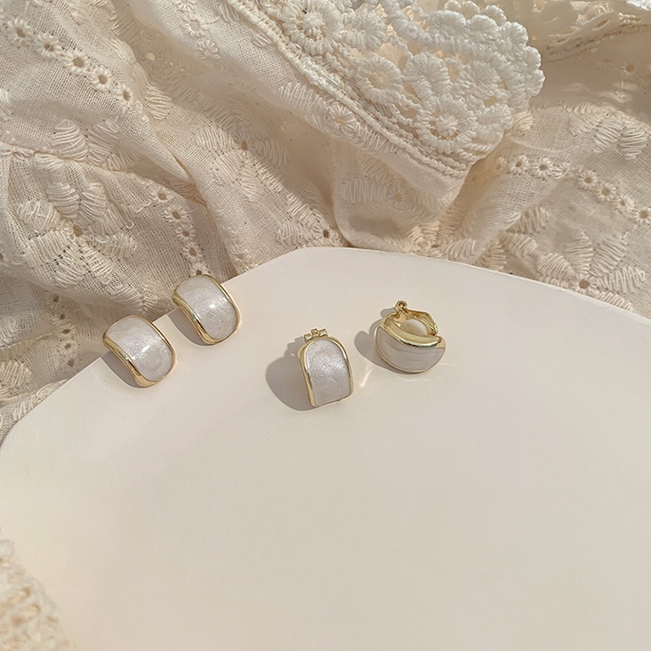 Bông tai đá Opal tinh tế đơn giản và nhỏ gọn