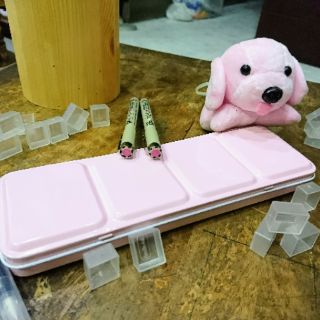 [màu hồng] Hộp kim loại đựng ô màu vẽ - 24 ô