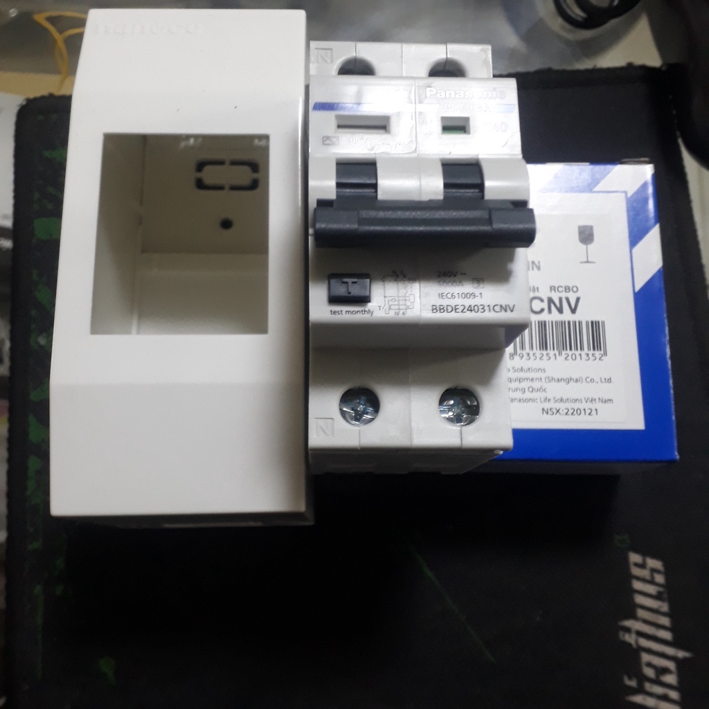 Aptomat chống giật, chống rò DIN RCBO 40A Panasonic+hộp chụp Nanoco ...