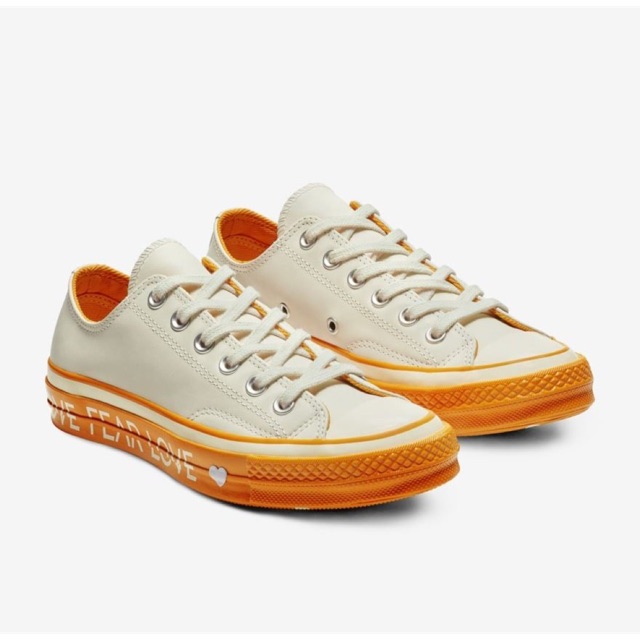 Converse chuck 70 love graphic low top outlet orange