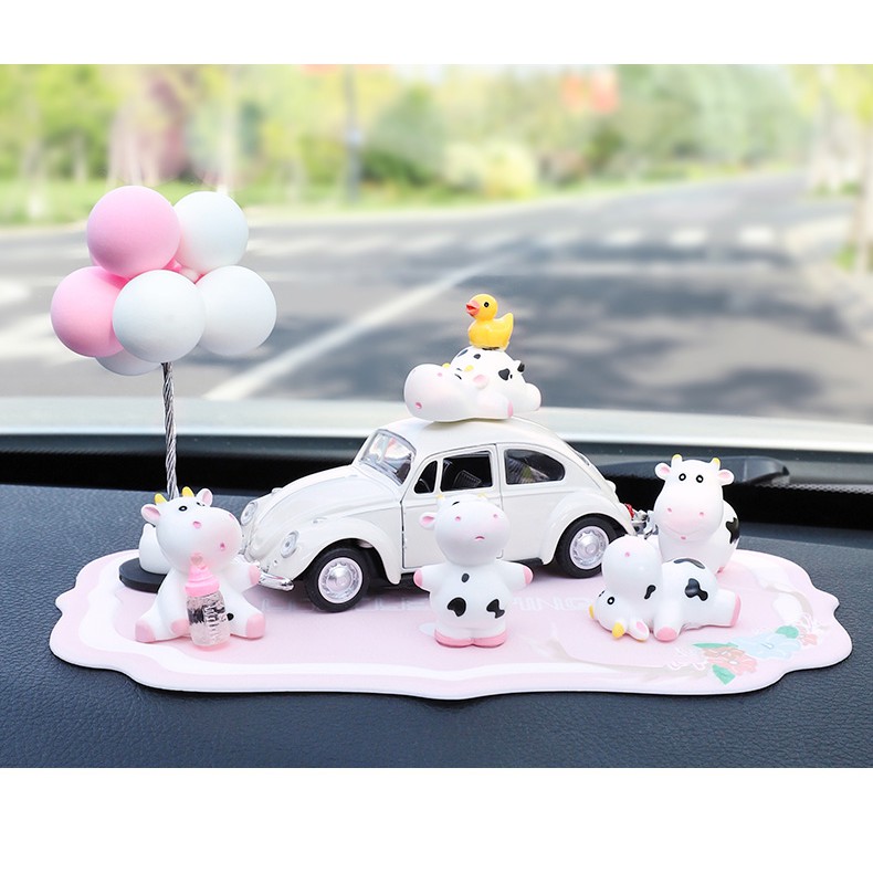 Bộ decor Bò sữa trang trí taplo ô tô vô cùng đáng yêu , phụ kiện xe hơi sáng tạo, hoặc để bàn làm việc có tặng kèm sáp t