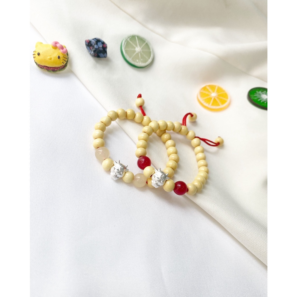Ảnh Vòng dâu mix charm con giáp cho bé yêu Dế Bạc 3