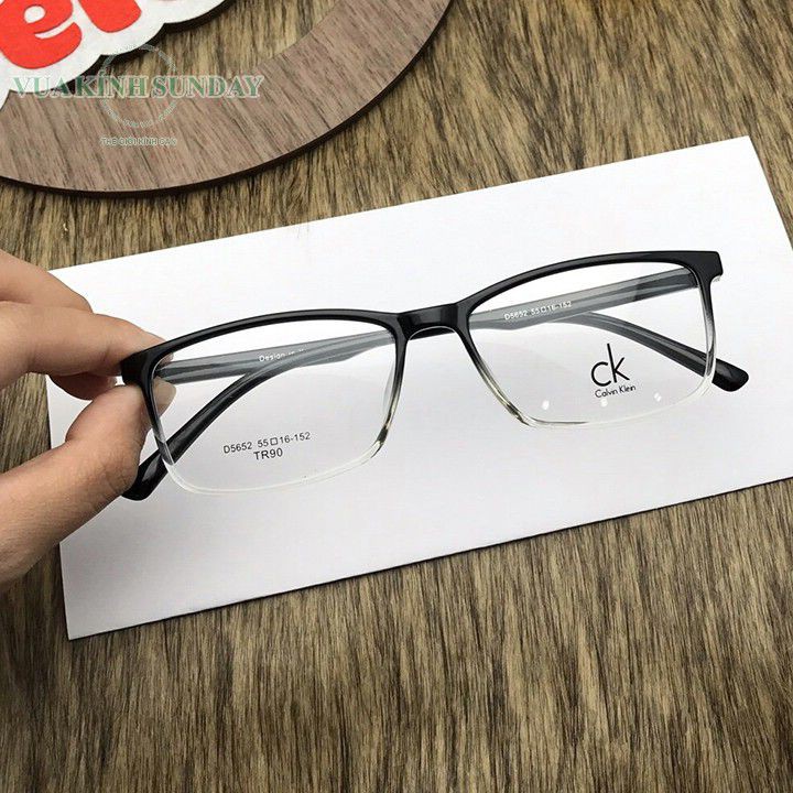 Kính cận có độ theo yêu cầu CKC V131