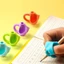 WANYEDI Màu Ngẫu Nhiên Viết Hỗ Trợ Cầm Chuyên Nghiệp Công Thái Học Trẻ Em Người Lớn Huấn Luyện Tay Cầm