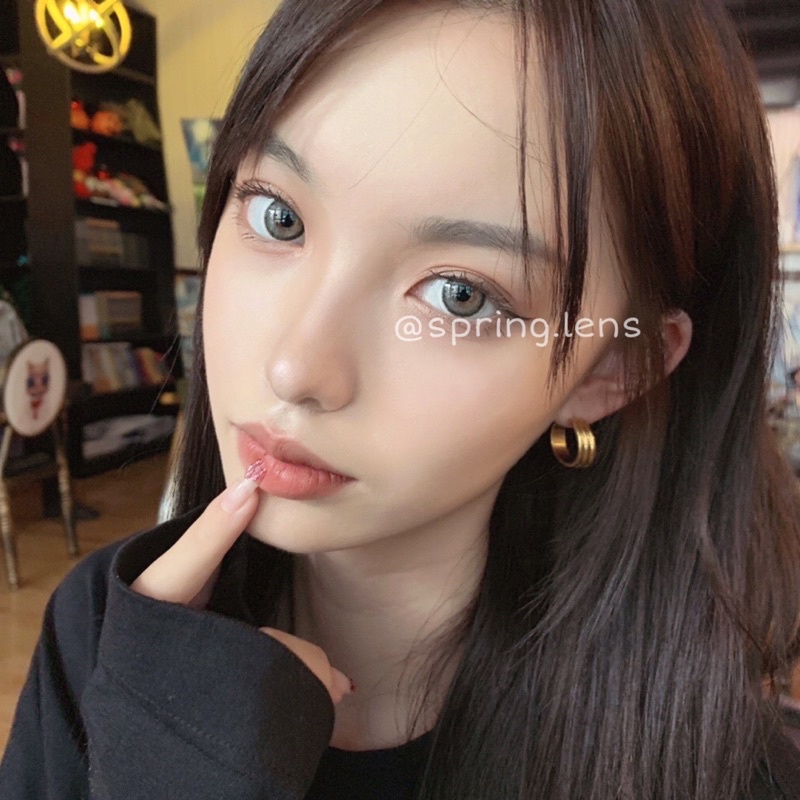 Kính áp tròng OLI GRAY (Olivia) xám viền style Hàn 1 tháng | Spring Lens