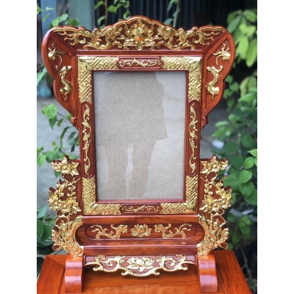 khung ảnh thờ chiện mai kích thước 20x30, 25x35 trong lòng ảnh, gỗ hương đá, gõ