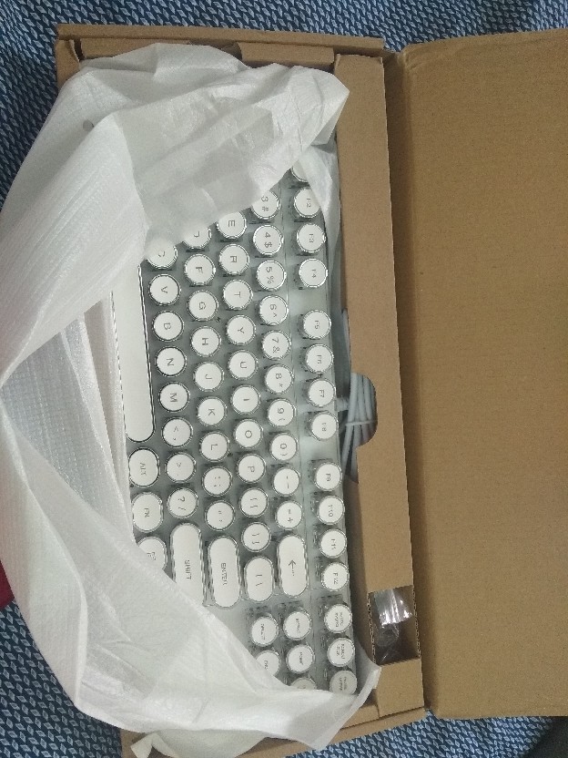 LED trên bàn phím Leaven K660