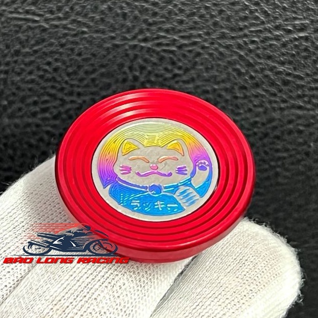 Nắp che Cacte Nhôm CNC tặng kèm Tem TITAN Mèo May Mắn gắn được nhiều loại xe máy Sirius Wave Dream...