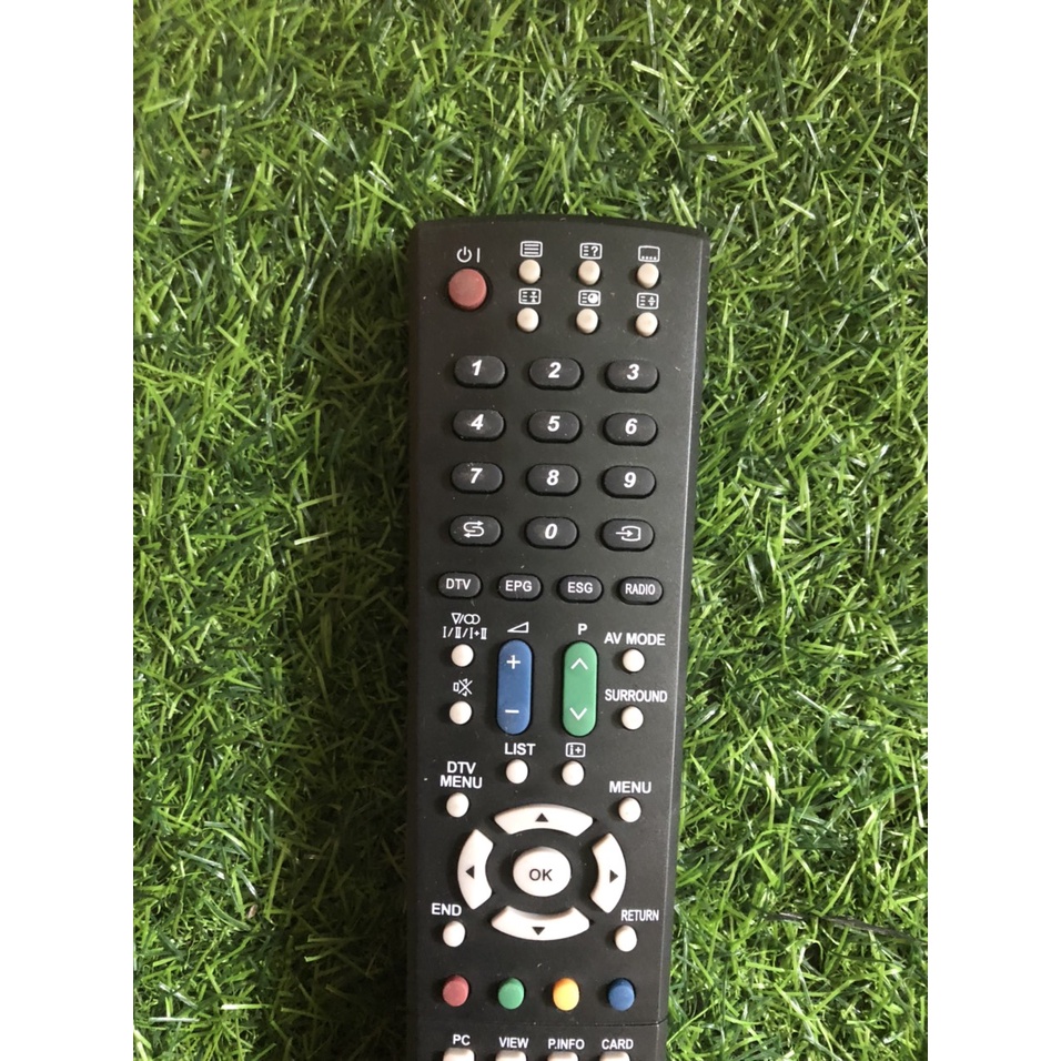 Điều khiển tivi Sharp LCD đa năng RM-D925 dùng được cho tất cả các mã tivi LCD của Sharp dòng không có mạng internet