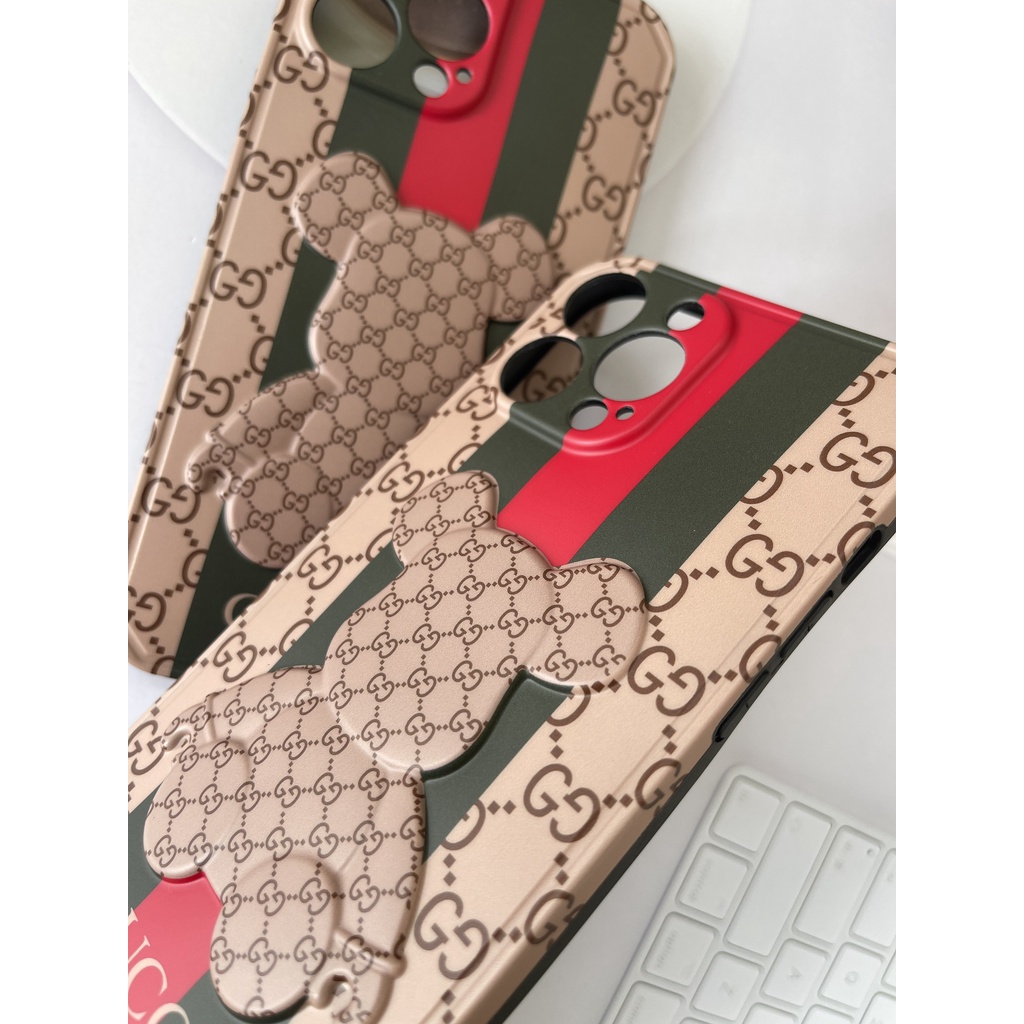 Ốp iphone gấu bearbrick nổi hình siêu phẩm
