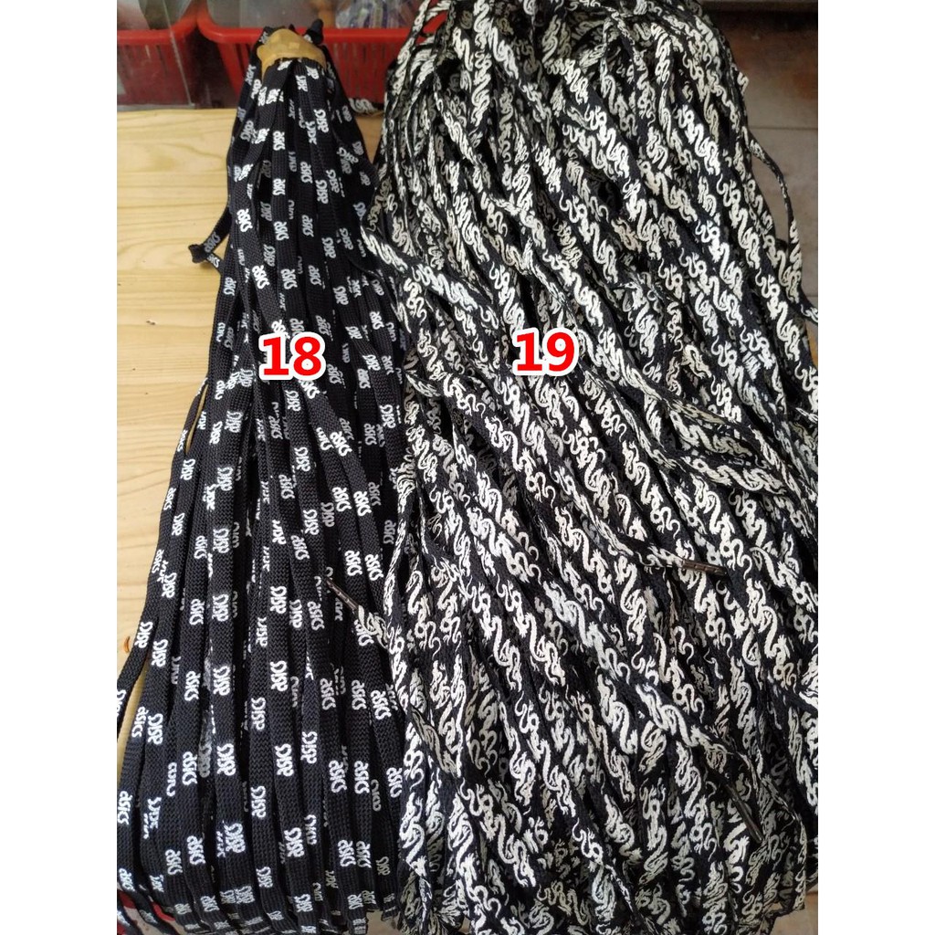 Cặp Dây giày in hoa văn - Đầu kim loại-132