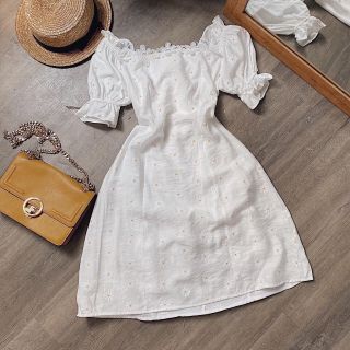 [ BAO ĐẸP NHƯ HÌNH] đầm hoa cúc trắng cổ vuông tay phồng ⚡VIDEO THẬT ⚡HÀNG SẴN DSRT1199