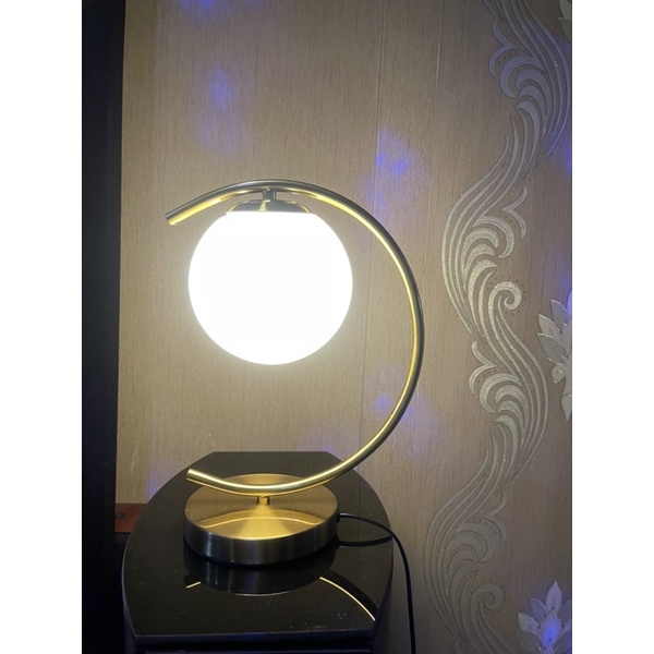 ĐÈN BÀN QUẢ CẦU HÌNH CUNG TRĂNG ( đã gồm cả bóng Led 3 chế độ ánh sáng)