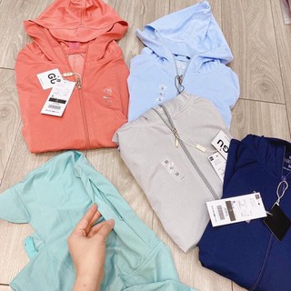 Áo chống nắng GU mẫu mới, may viền cổ, khoét mũ tiện lợi