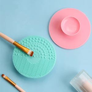 Dụng cụ làm sạch cọ trang điểm MAGEFY có cốc hút silicon