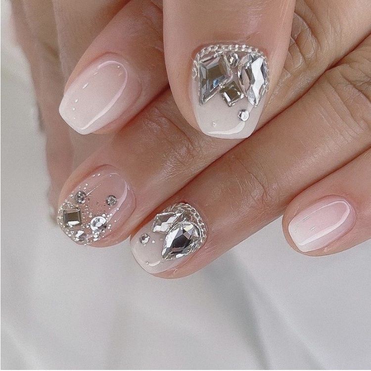 Khay 105v đá khổi mix đá chân bằng đính nail 7 màu trang trí móng ANGELICA M12-CBDK