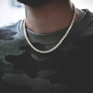 Vòng cổ mạ bạc mặt hình khối lập phương đính đá cho nam
