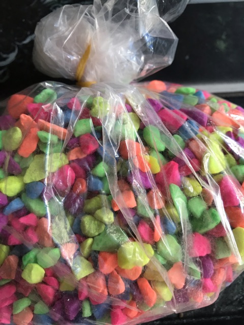 ĐÁ TRANG TRÍ HỒ CÁ NON BỘ ĐỦ MÀU VIÊN NHỎ 550G