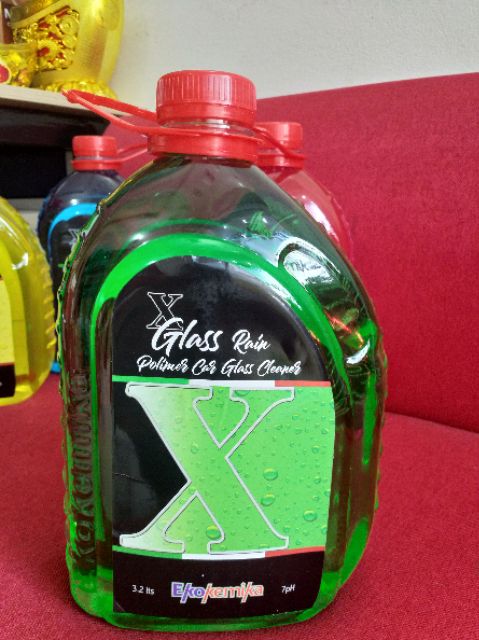 Nước rửa kính ô tô xuất xứ Châu Âu XGLASS hương bạc hà 3.2L