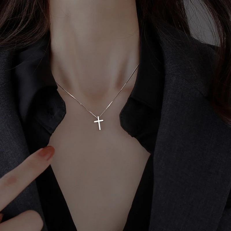 Vòng cổ kim loại mặt thánh giá đơn giản thời trang dành cho nữ