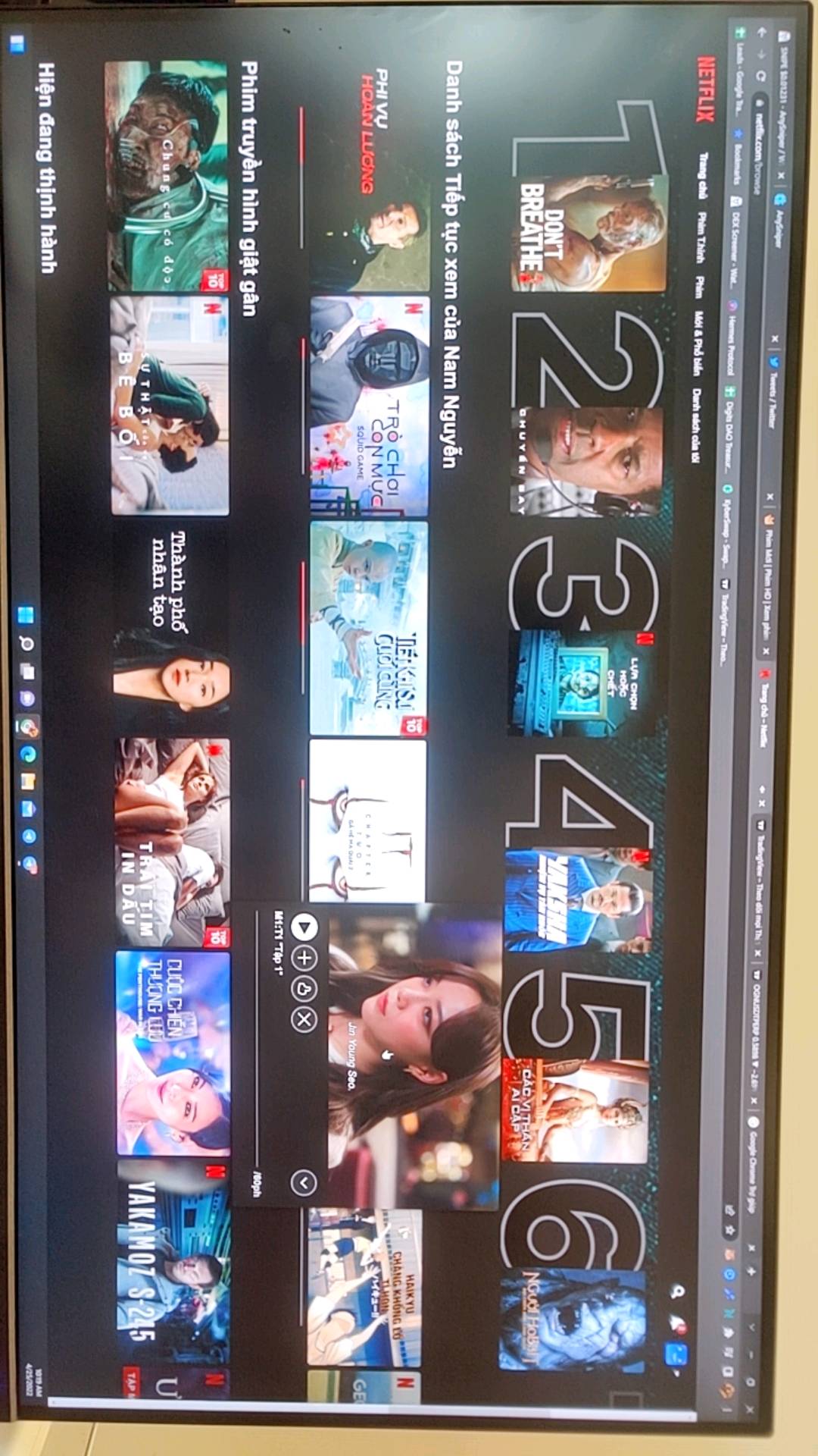 Màn hình ATAS U80 Pro với thiết kế tràn viền