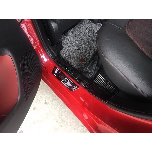 Ốp bậc cửa, Nẹp Bước Chân Trong, ngoài Xe Hyundai i10 2014 - 2020, 2021-2025 vân Titan cao cấp