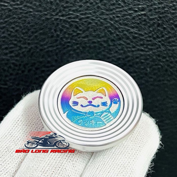 Nắp che Cacte Nhôm CNC tặng kèm Tem TITAN Mèo May Mắn gắn được nhiều loại xe máy Sirius Wave Dream...