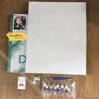 Tranh tô màu theo số hóa Madoca có khung 40x50cm chân dung cô gái bên hổ T2038