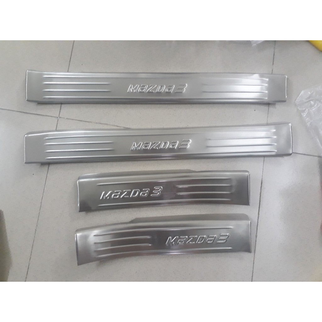 Ốp bậc chân trong, ngoài xe Mazda 3 2016-2023 inox cao cấp, sáng bóng
