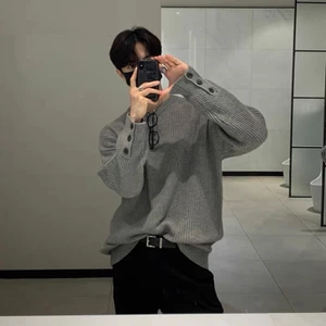 <<Có sẵn>> 021 Áo sweater dệt kim màu xám nút kiểu cổ tròn dài tay phong cách Hàn Quốc dành cho nam trẻ trung cá tính