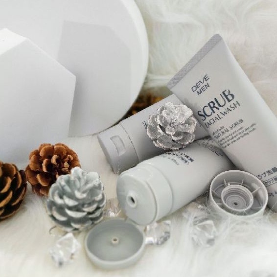 Sữa Rửa Mặt Tẩy Tế Bào Chết Dành Cho Nam Deve Men Hạt Scrub (130g)