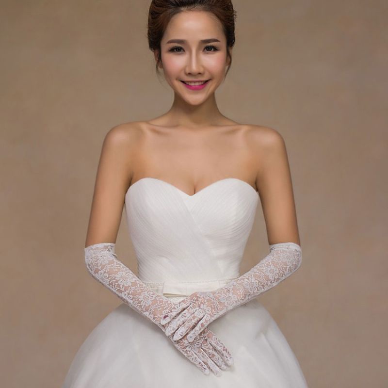 Đôi găng tay cưới ren khuỷu tay hoa trắng, phù hợp cho cô dâu thanh lịch dự tiệc