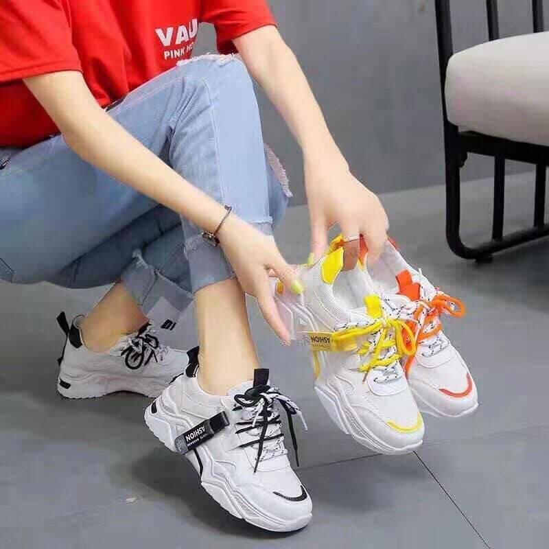 Giày thể thao 2 màu - Xu hướng thời trang không thể bỏ qua