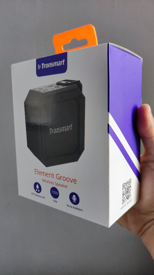 Loa Tronsmart Groove và phụ kiện