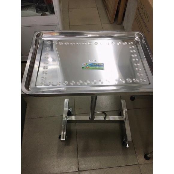 Bàn tít, xe đẩy y tế chất liệu inox dụng cụ phẩu thuật, spa