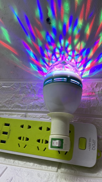 đèn led xoay 7 màu tự động