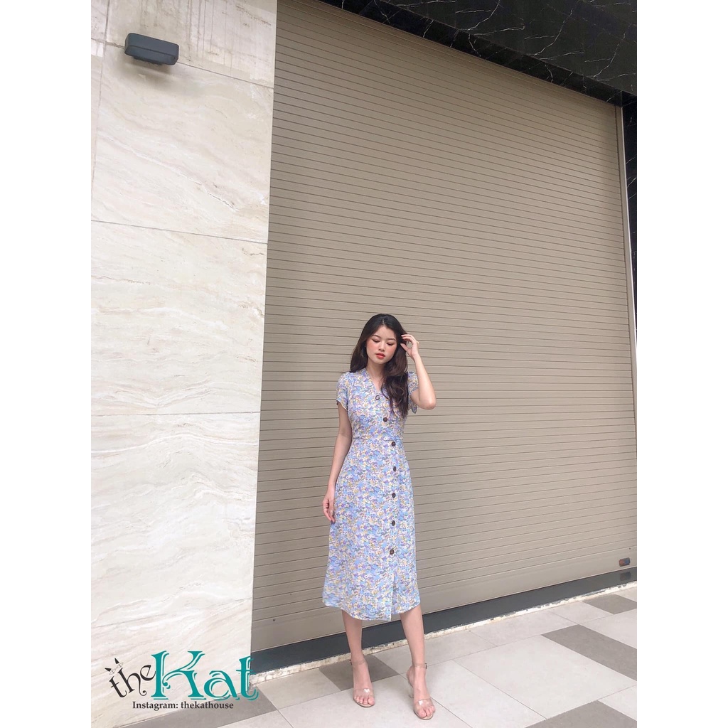 Đầm Hoa Nhí Nút Gỗ The Kat House, vải voan Hàn có kèm lớp lót lụa mềm mại, nhẹ nhàng, bay bổng, thoải mái