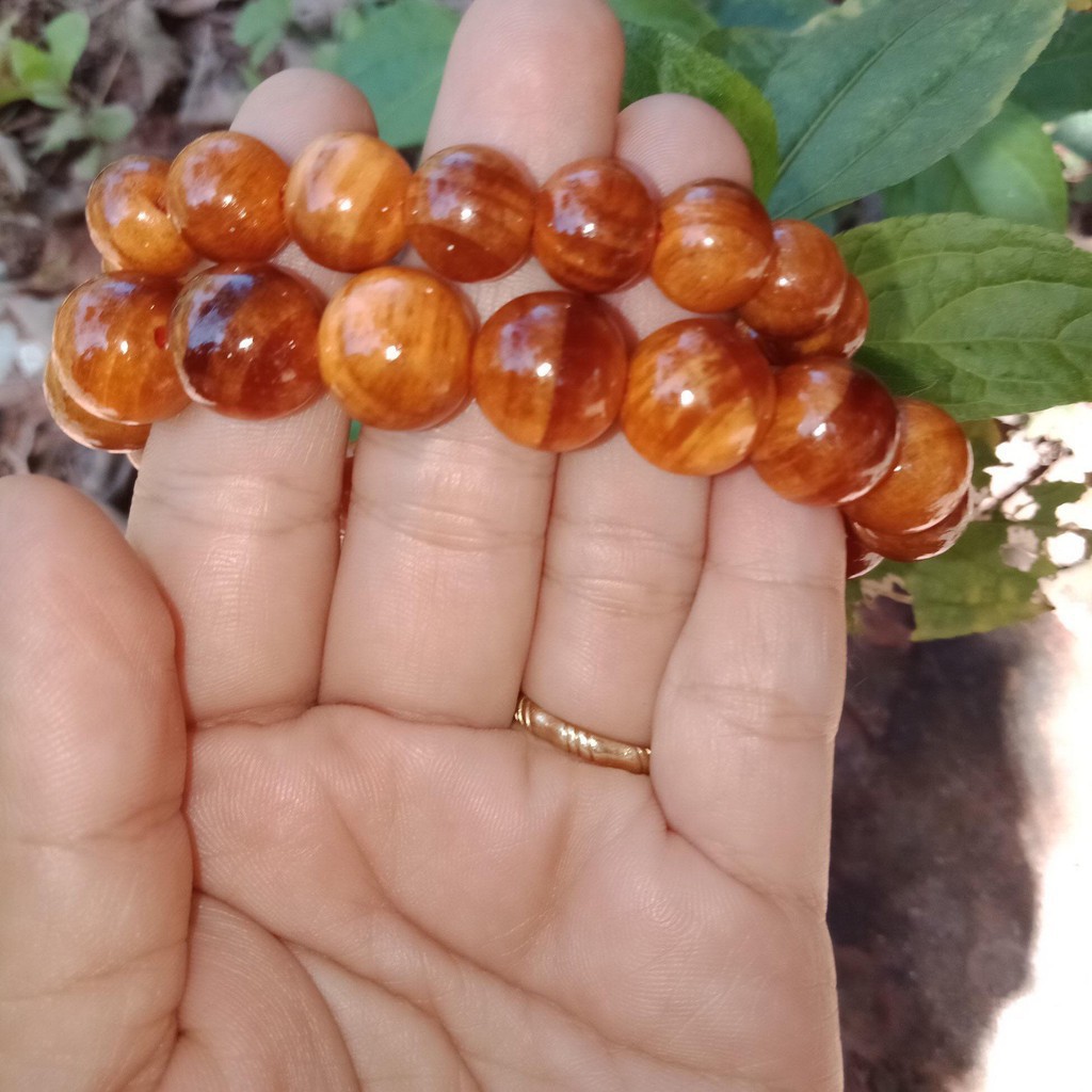 vòng phong thủy đeo  tay gỗ huyết long 12ly