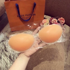 Độn ngực silicone tạo khe