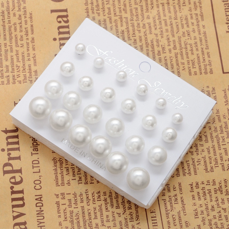 12 đôi hoa tai đính ngọc trai phong cách Giáng Sinh