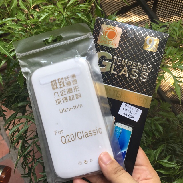 Combo: ốp và kính cường lực blackberry q20