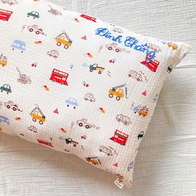 Thêu tên theo yêu cầu trên các sản phẩm của Cò Baby