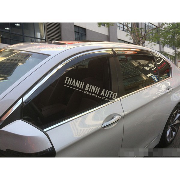 Vè che mưa xe OUTLANDER 2018 - 2026 chỉ inox cao cấp nhất thị trường