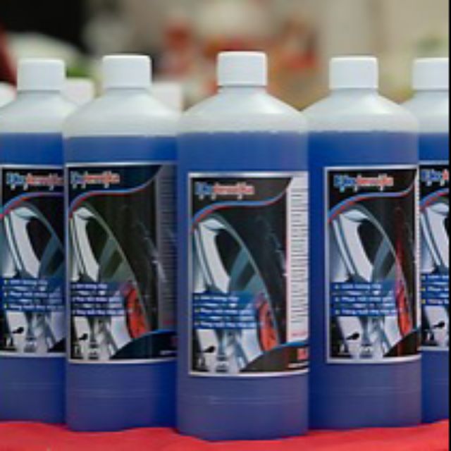 DUNG DỊCH DƯỠNG VÀ BÓNG LỐP GỐC NƯỚC CAO CẤP EKOKEMIKA BLACKBRILL -1L