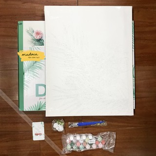 Tranh tô màu số hóa Madoca có khung 40x50cm cô gái và chú cún vẽ tranh T1065