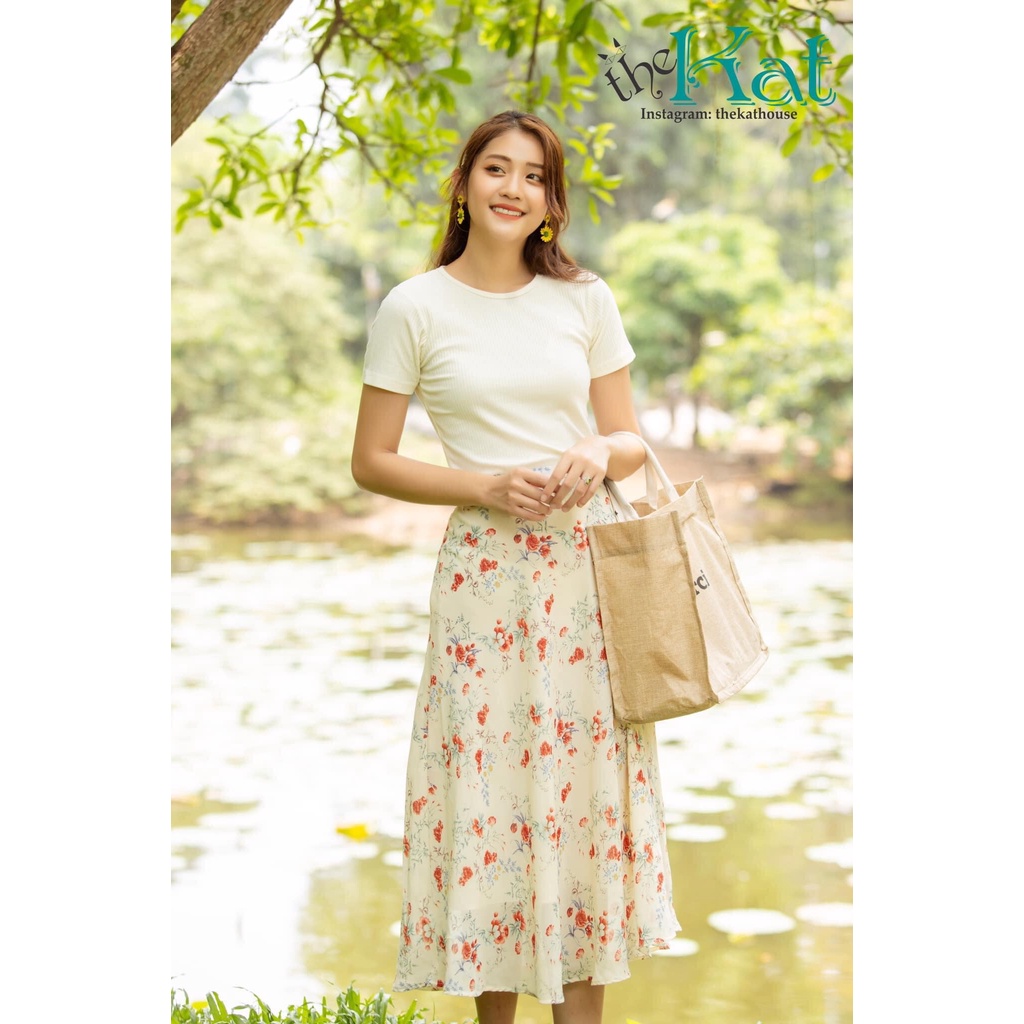 Chân Váy Hoa Nhí The Kat House, vải chiffon nhập Hàn dáng dài, thanh lịch, nhẹ nhàng