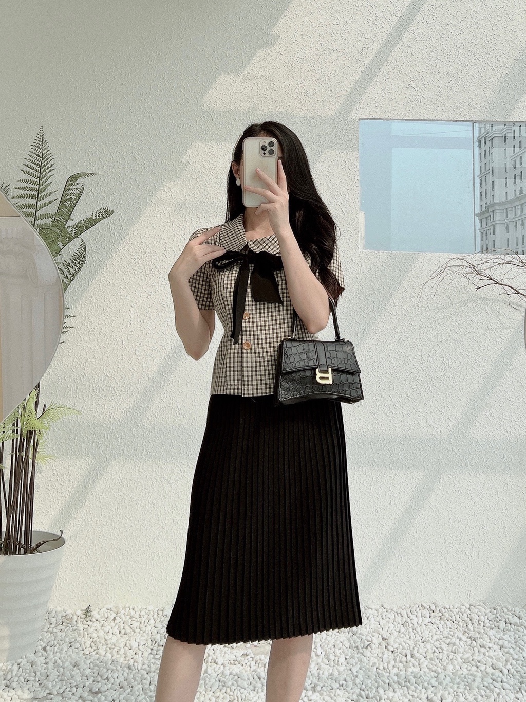 Mô tả Set sơ mi chân váy công sở cổ tròn tay lỡ mix chân váy xếp ly chất liệu kate nhật hiện đại Evalover - 4