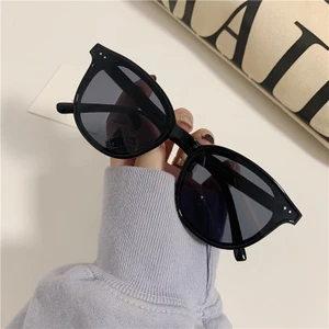 Mắt kính râm mát nam nữ kính râm chống tia UV gọng nhựa phong cách Hàn Quốc đi chơi đi biển đẹp cá tính 215