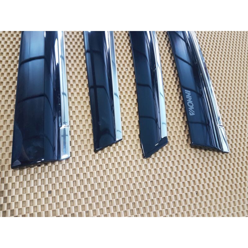 Vè che mưa xe TOYOTA INNOVA 2010-2022, vè mưa chỉ Inox cao cấp, Chất liệu nhựa ABS