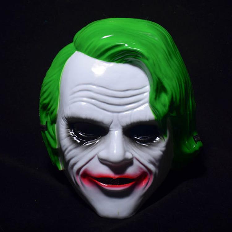 Sở hữu nét đẹp đáng sợ và thú vị, mặt nạ Joker sẽ giúp bạn vượt qua cảm giác sợ hãi và mang đến cho bạn sự thích thú và hào hứng trong mọi buổi tiệc Halloween. Hãy thử ngay nhé!